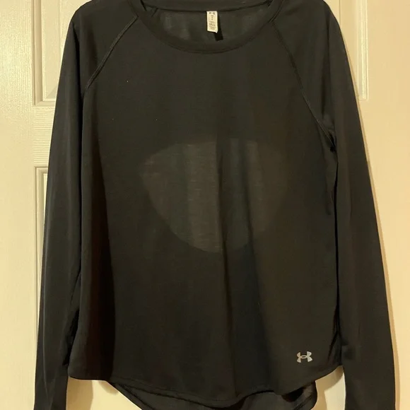 Under Armour Women's Black Long Sleeve Top with back cut out - Picture 1 of 4